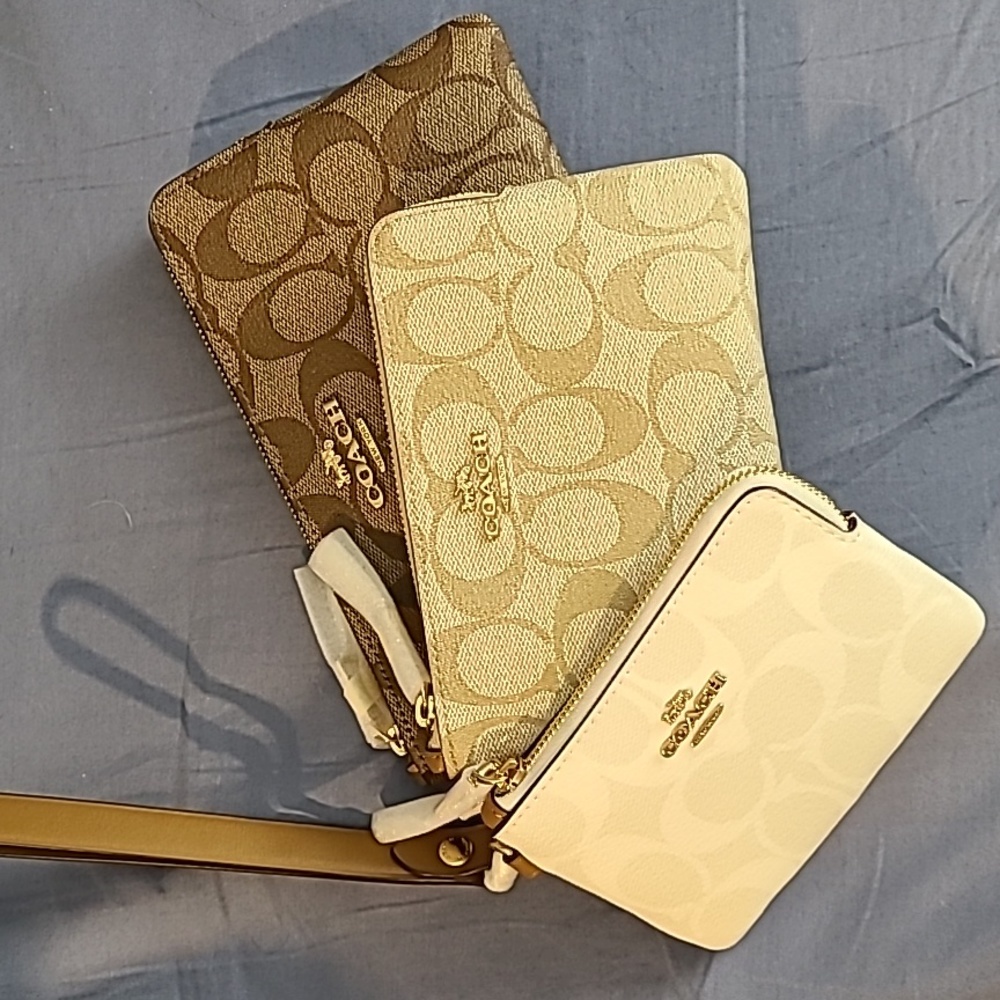 Coach Corner Zip Trio In Signature Canvas NWT - Picture 1 of 8